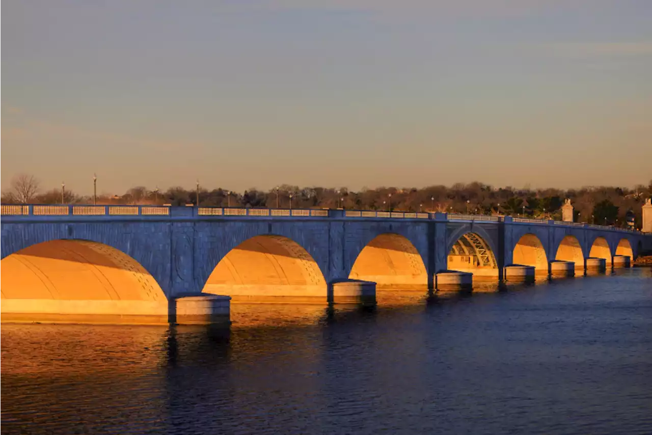 D.C.-area forecast: Sunny and mild today before a rainy, unsettled workweek