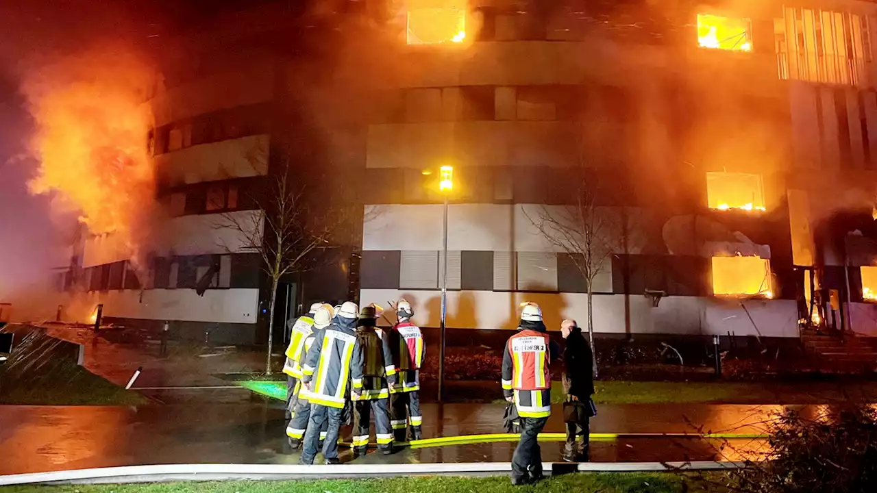 Großbrand in Essen: Wohnkomplex steht in Flammen