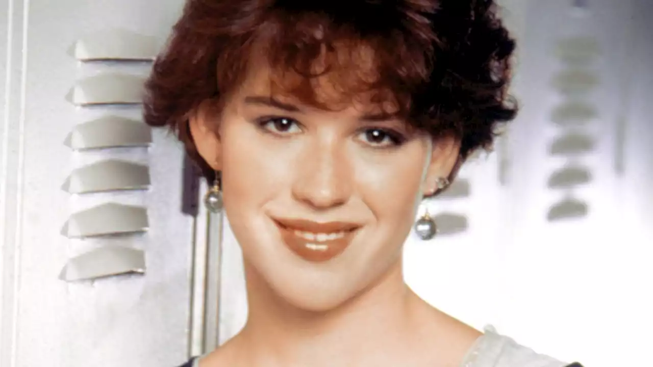 Molly Ringwald Reveals Mother Forgot Her Birthday in ‘Sixteen Candles’ Moment