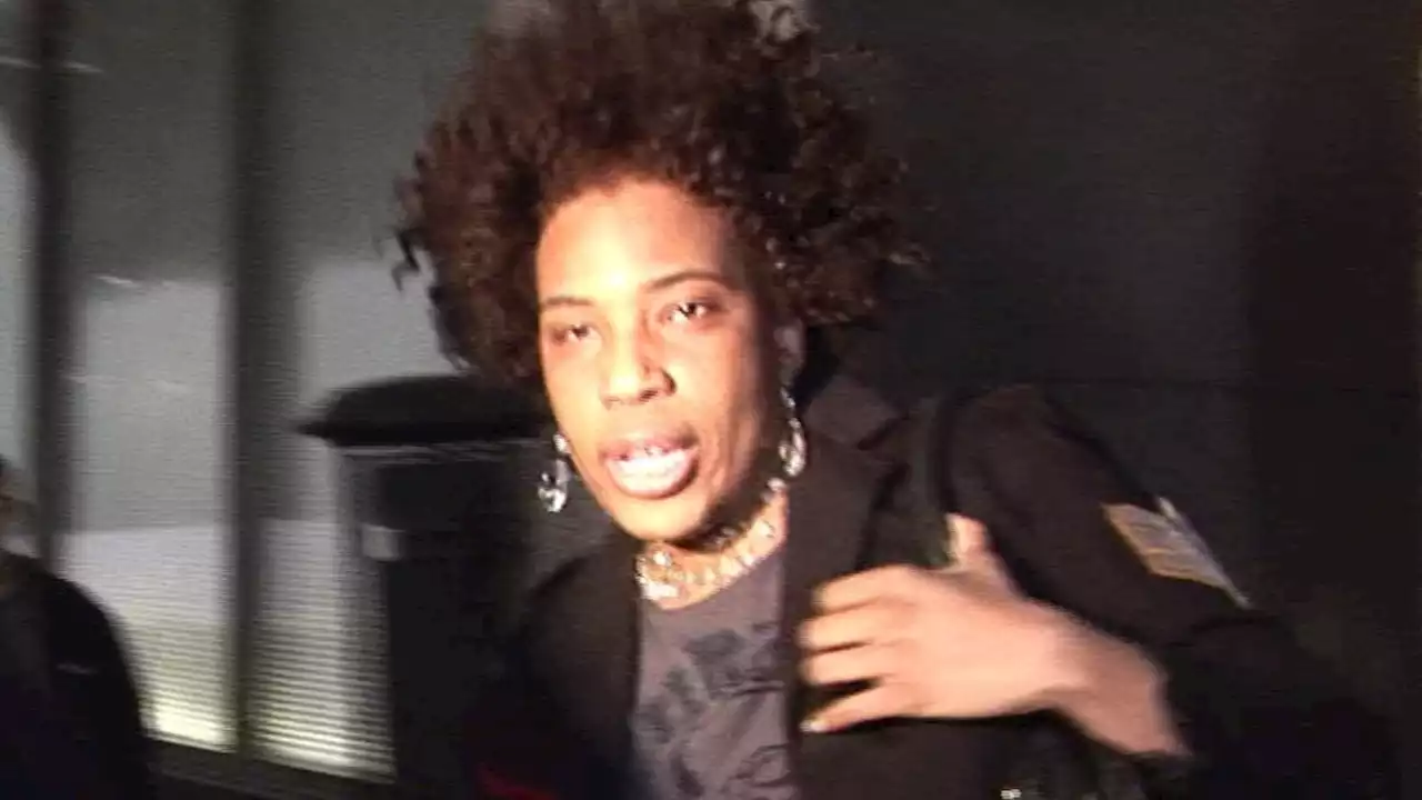 Macy Gray's NBA All-Star National Anthem Gets Grin from LeBron James