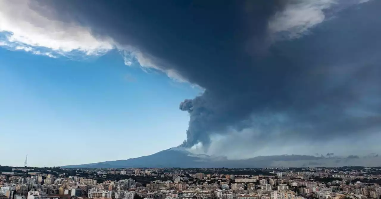 ¡Impresionante! Volcán Etna generó una nube de ceniza de 10 kilómetros