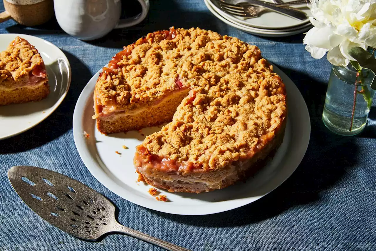 23 Sweet & Puckery Rhubarb Recipes for Spring