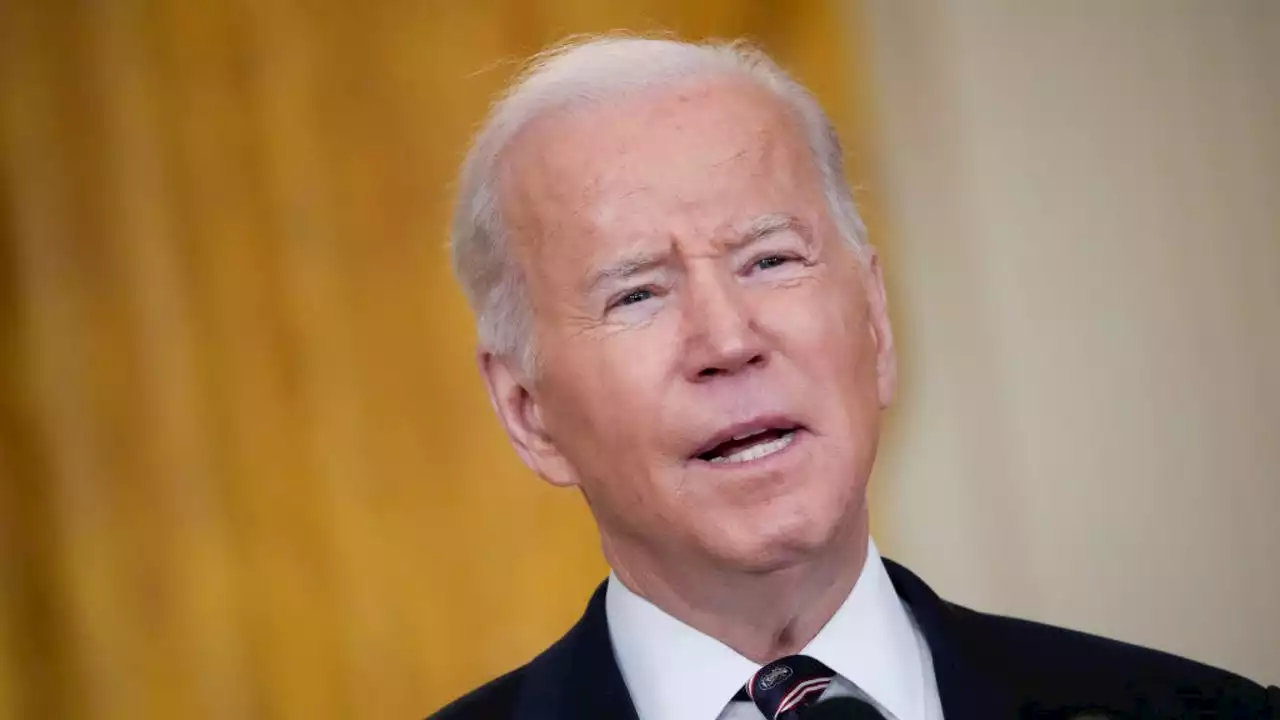 Biden announces sanctions against Russian oligarchs, banks amid Ukraine crisis