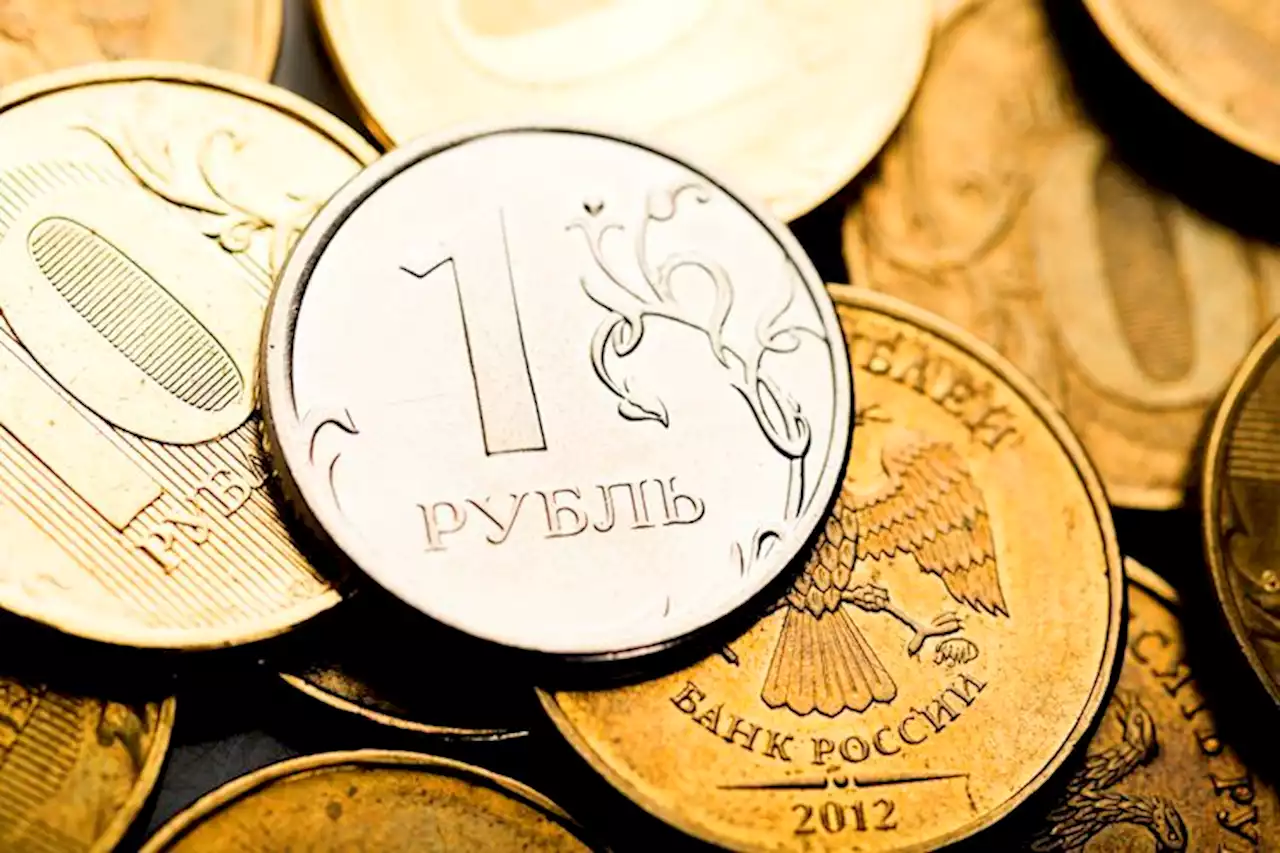 USD/RUB corrects from fresh daily highs as Ukraine crisis escalates