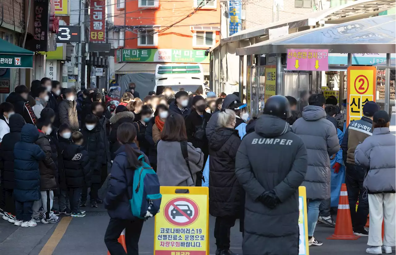 10만 명 안팎이던 확진자, 15만 명으로 폭증…또 최다 기록 세웠다