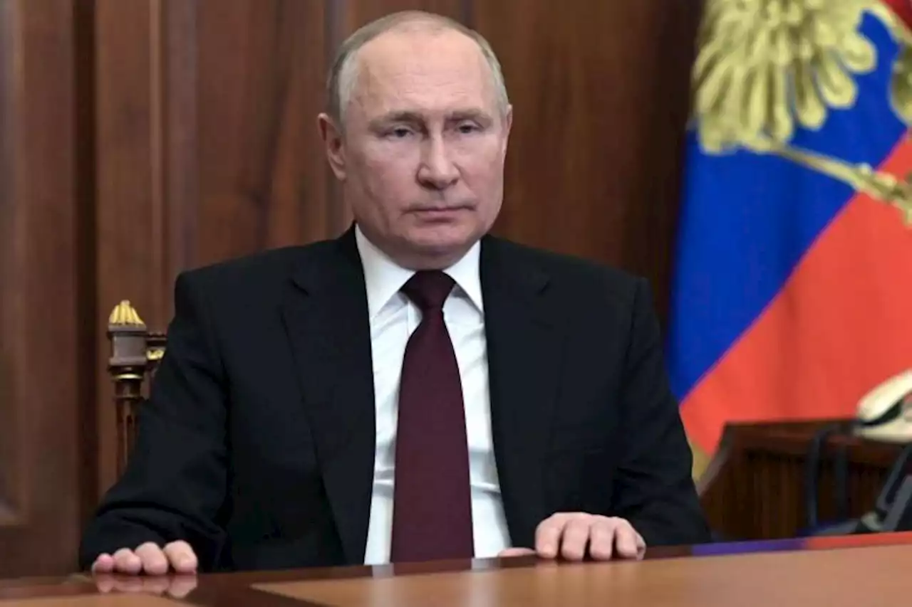 Ukraine crisis: Russia's Putin says he does not plan to 'restore empire'
