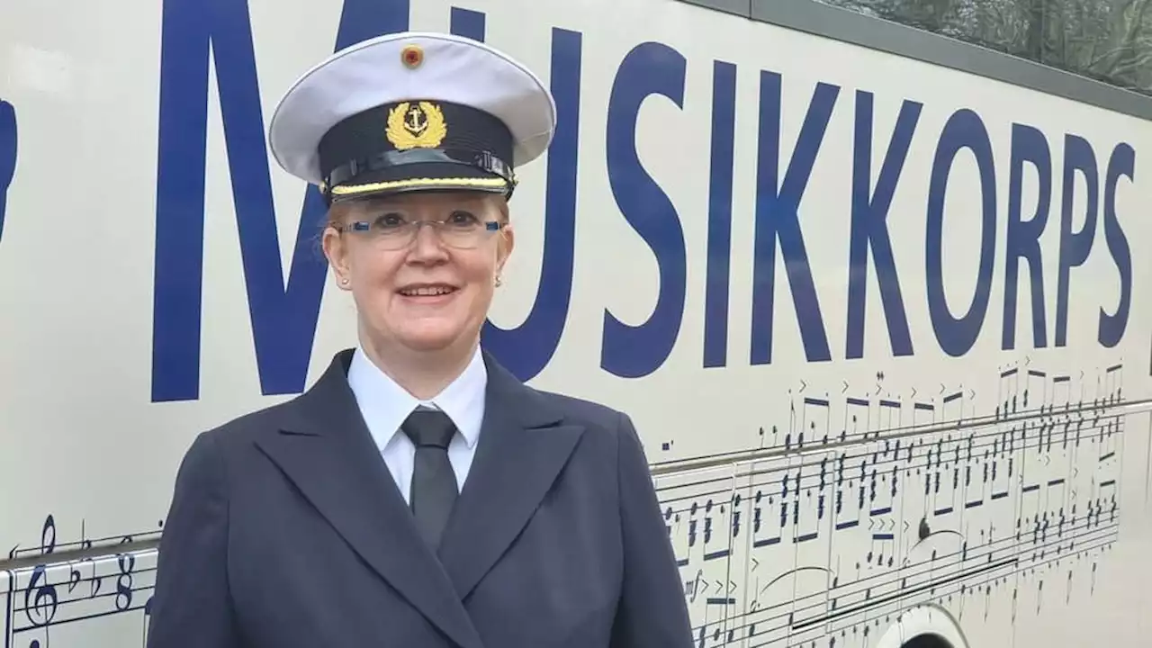 1. Frau an Spitze des Marinemusikkorps: Inga gibt jetzt den Ton an