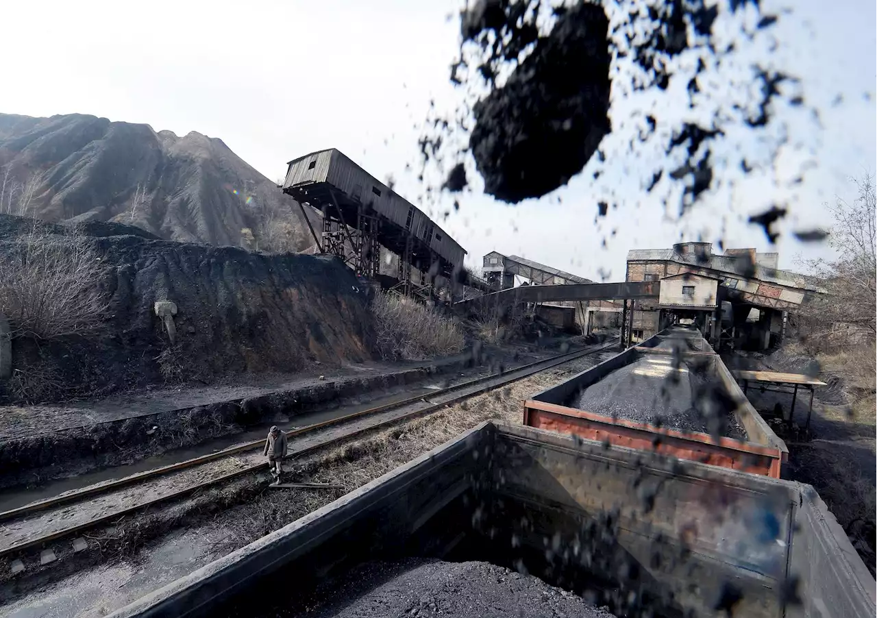 As Russian Forces Roll into Eastern Ukraine, Putin Grabs Yet Another Prize: Ores And Energy