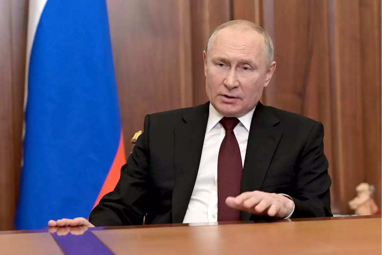 Ukraine Urges Citizens To Leave Russia As Putin Says He’s Ready For ‘Diplomatic Solutions’