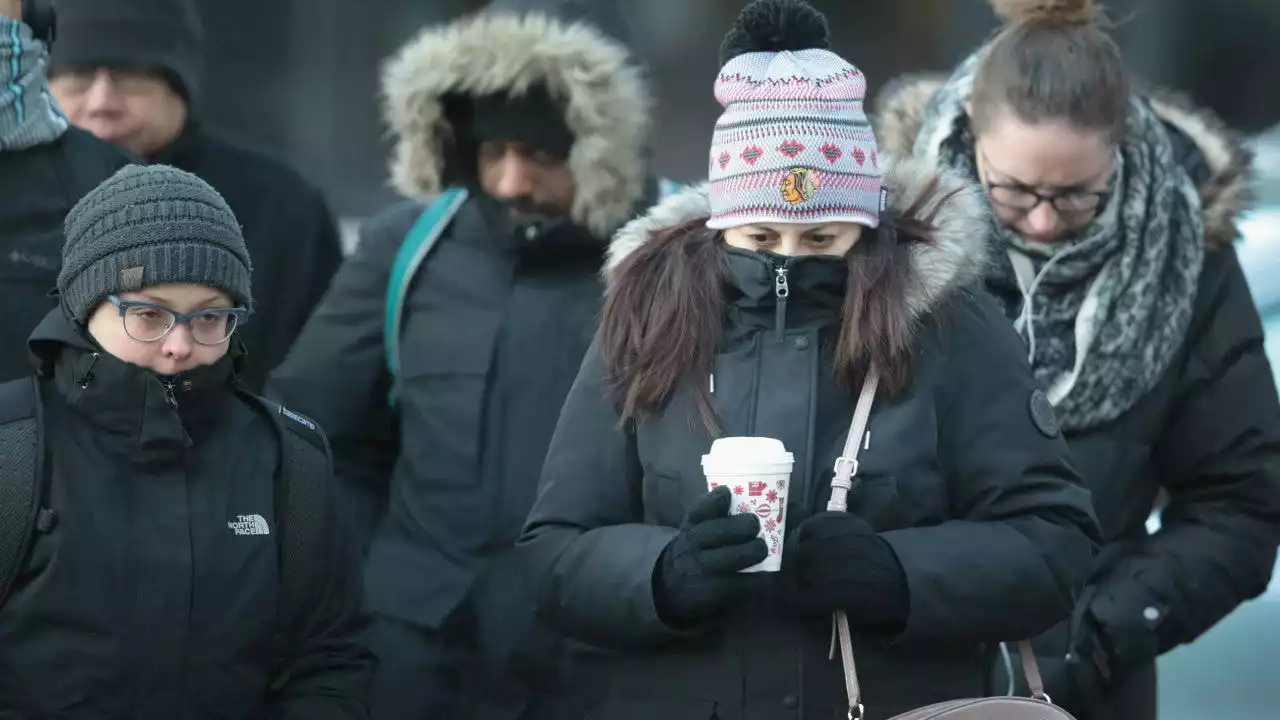 Flurries, below-freezing temps settle in Wednesday across Chicago