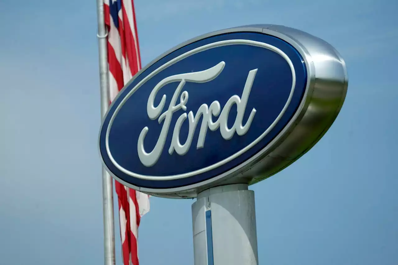 Ford recalling over 330,000 Mustangs to fix rearview camera wiring issue