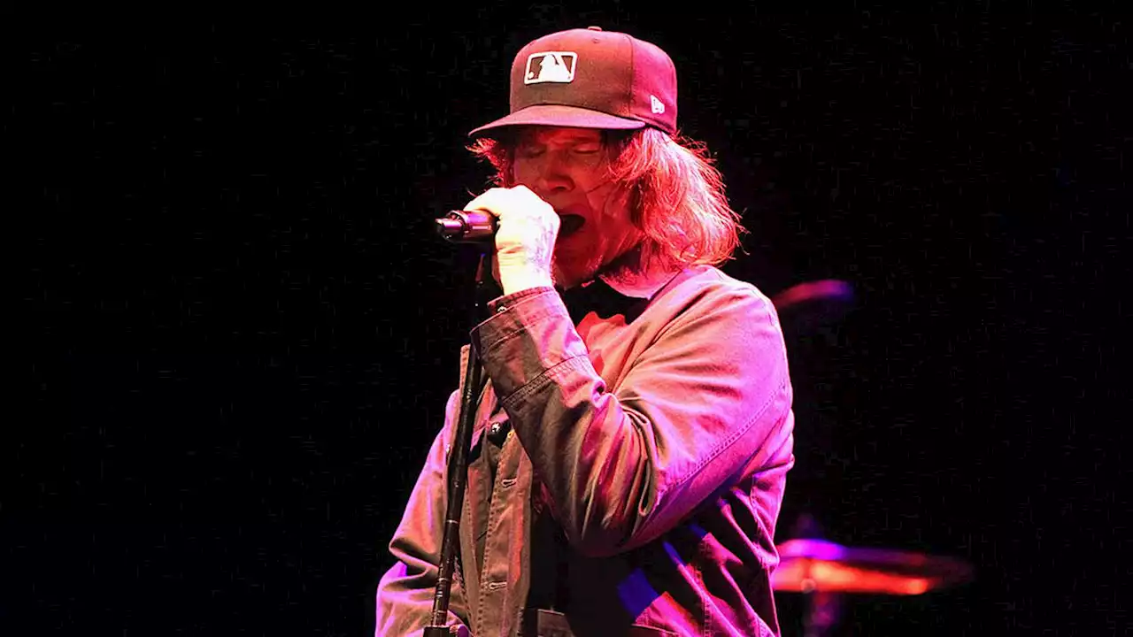 Mark Lanegan, singer for Screaming Trees and Queens of the Stone Age, dead at 57