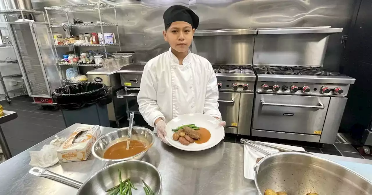 New Barrio Logan school teaches cooking with love