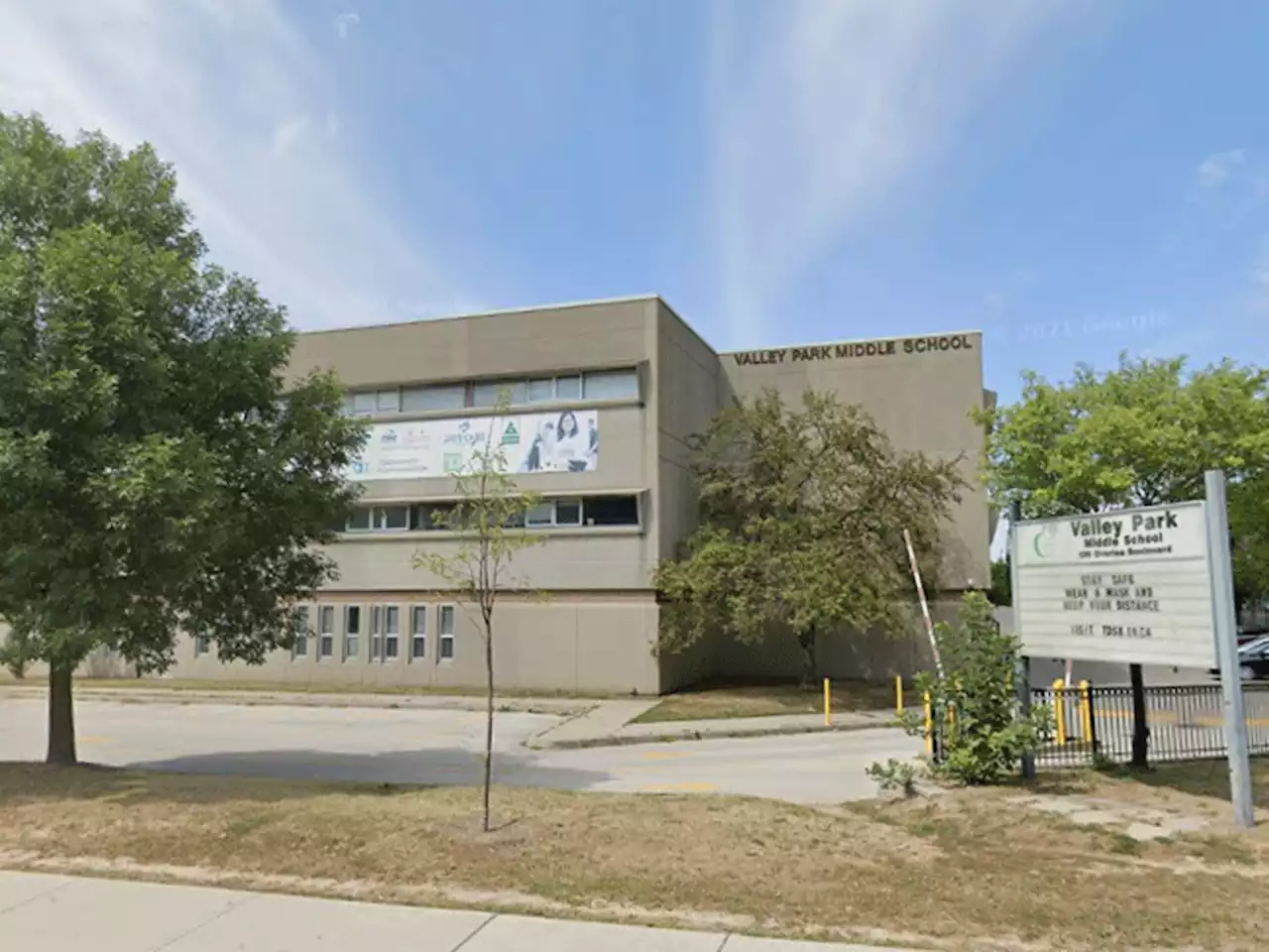 Nazi salute by Grade 8 students in class prompts Toronto school board vow to boost Holocaust education