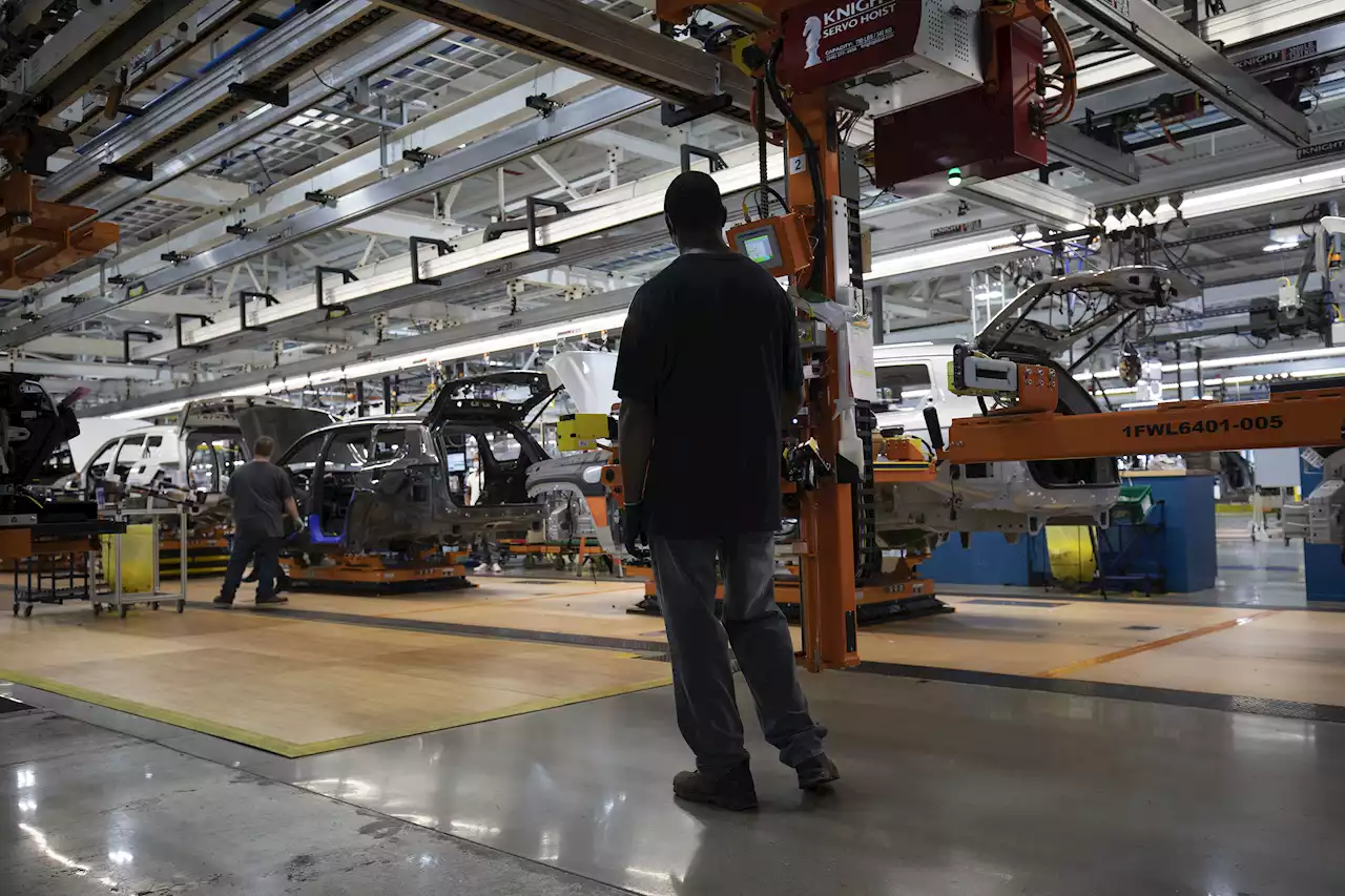 Jeep, Chrysler workers awarded nearly $15k each in profit-sharing scheme