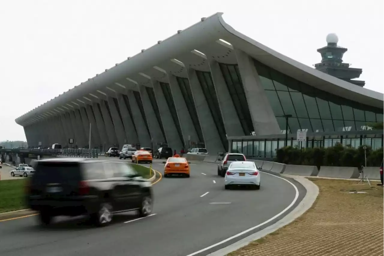 Small plane makes emergency landing while approaching Dulles; one injured