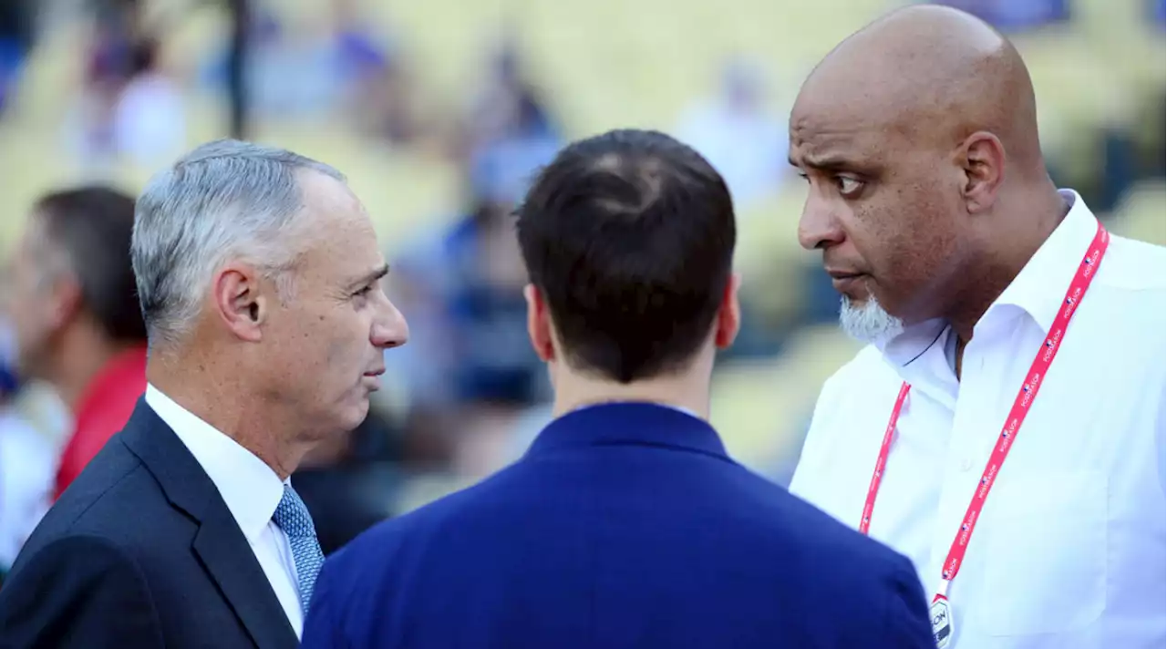 MLB Owners, Players Still in Staredown Despite Daily Negotiations