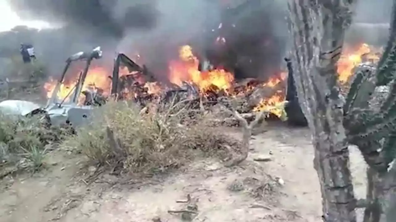 Video: el momento en el que se estrella un helicóptero militar en Venezuela