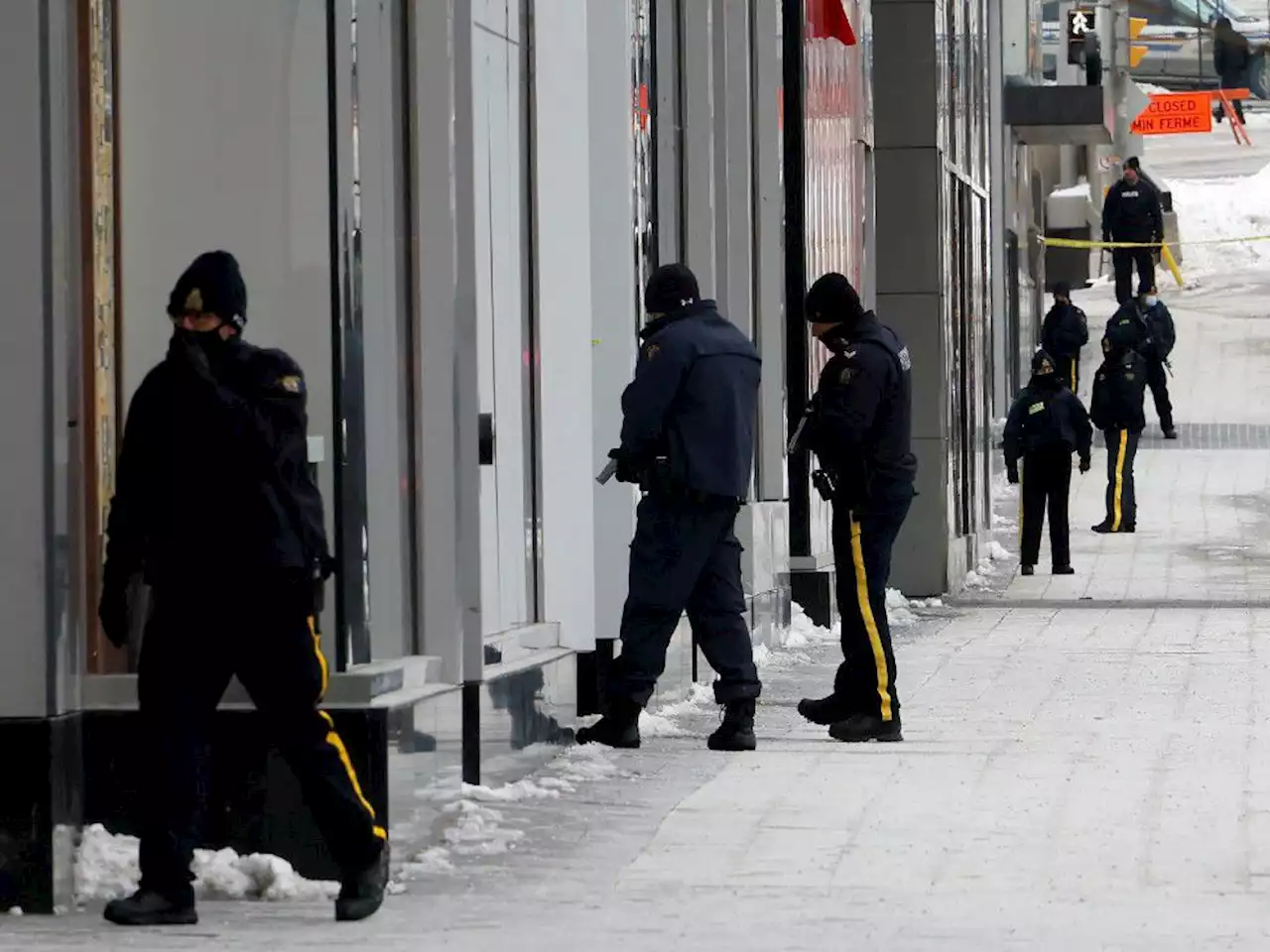 One person arrested after reports of a gunman at Ottawa's Rideau Centre