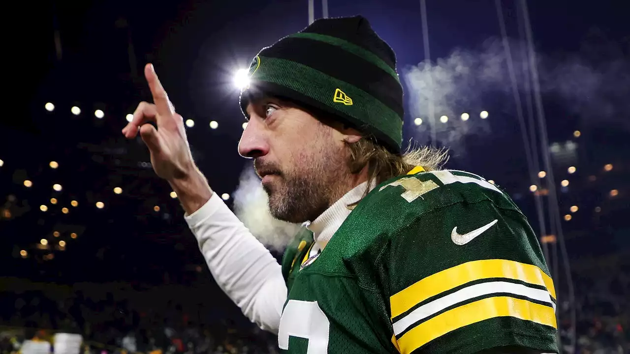 Aaron Rodgers Posts Through the Breakup