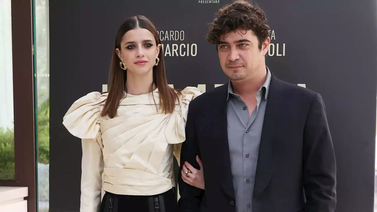 Riccardo Scamarcio e Benedetta Porcaroli, così è nato l'amore