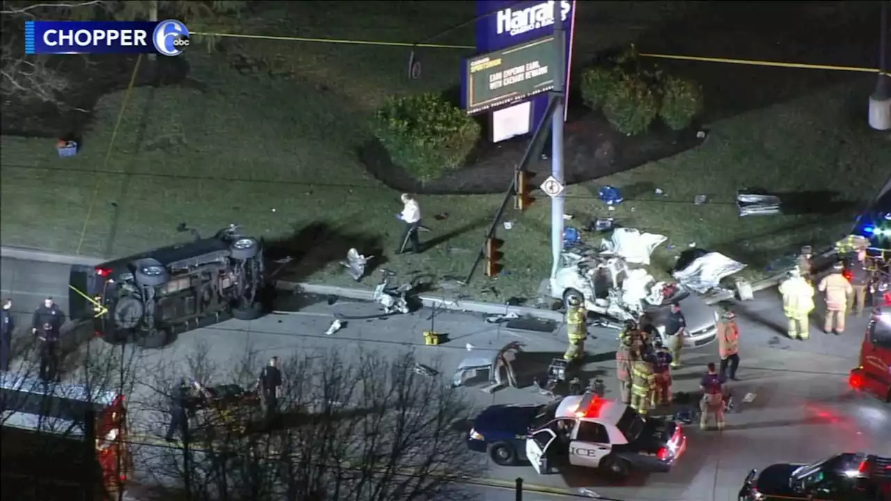 2 cars collide outside Harrah's Philadelphia Casino, 1 dead