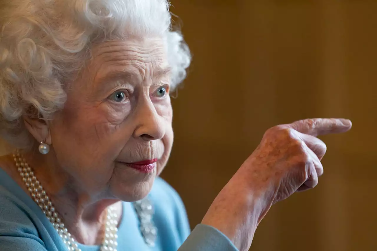 The COVID Symptoms Keeping Queen Elizabeth From Some Royal Duties — Best Life