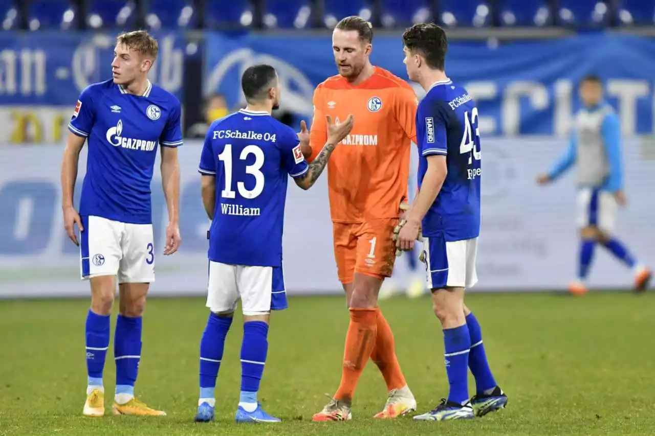 Guerra in Ucraina, scelta forte dello Schalke 04: via Gazprom dalle maglie