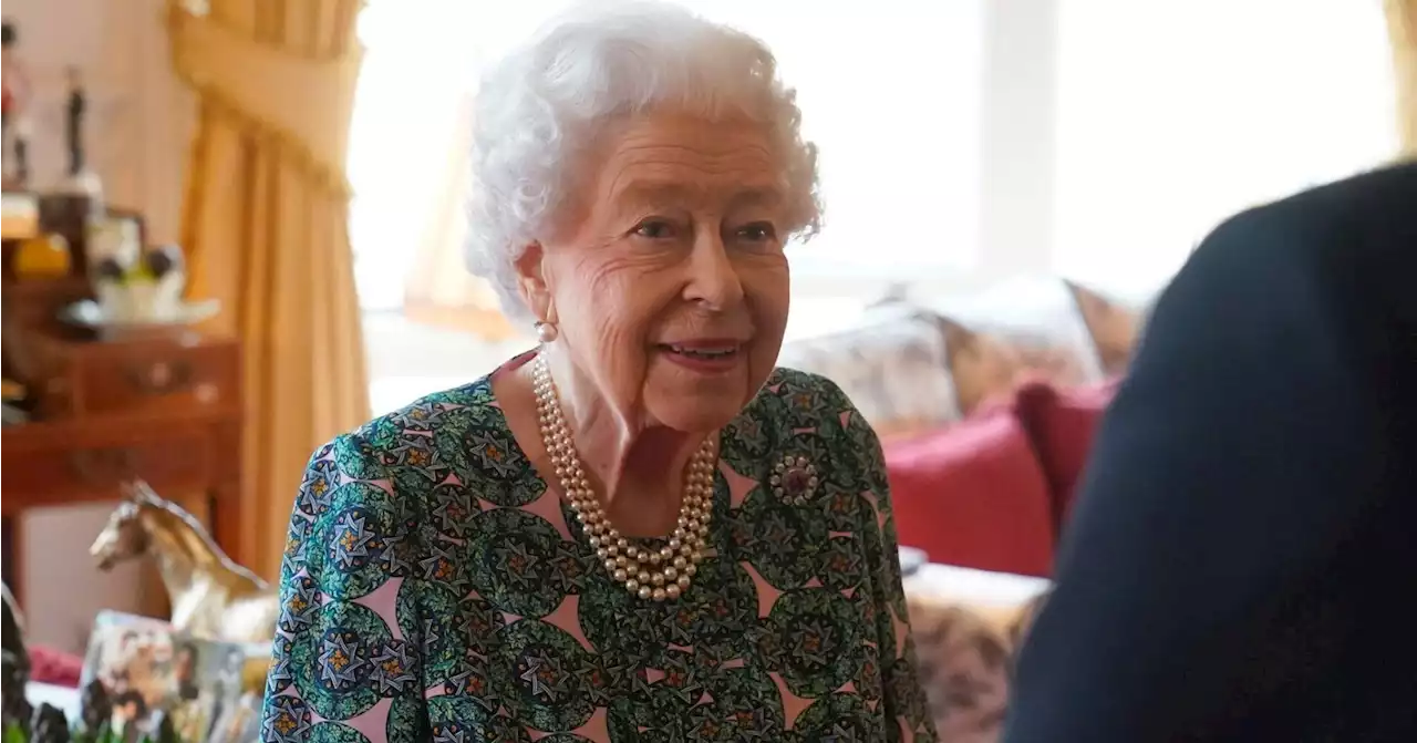 British queen still has COVID symptoms, postpones audiences