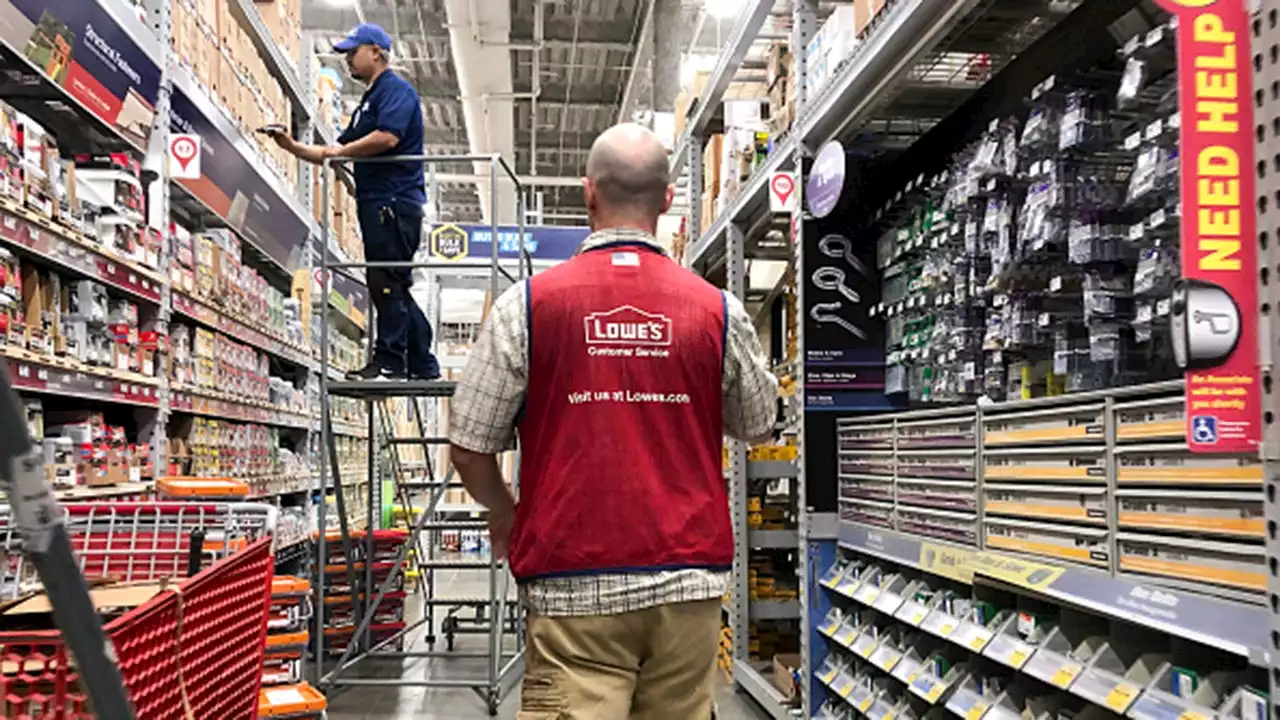 Lowe's stock jumps on strong housing renovations