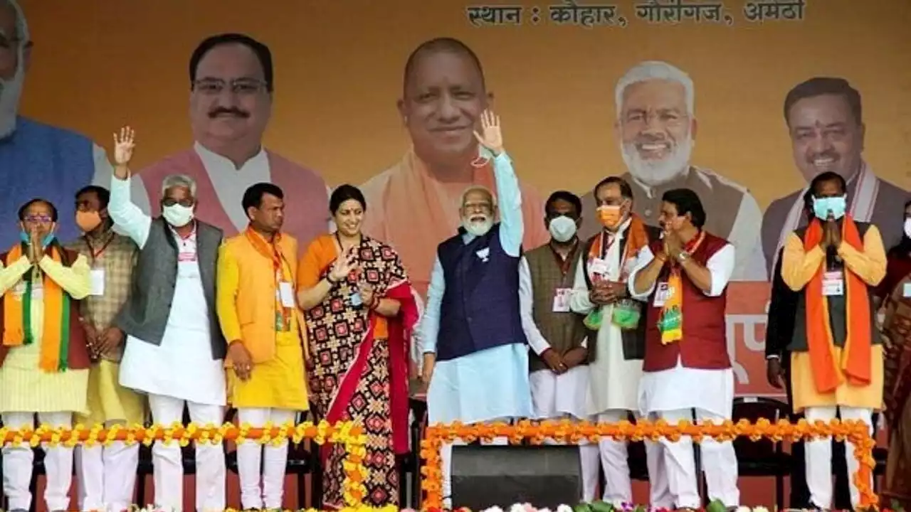 मौत सिर पर मंडरा रही थी तब भी अमेठी की सेवा की, राहुल-प्रियंका चुनावी जीव हैं, स्‍मृति का तंज