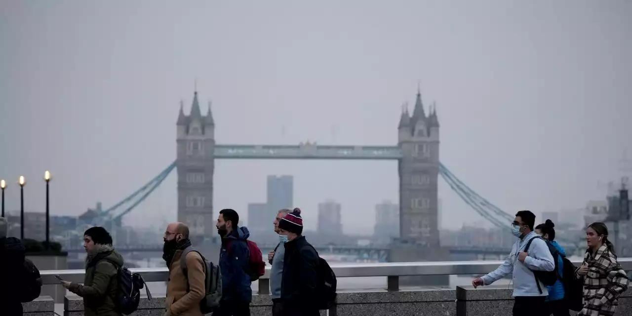 London stocks slump over 2% as Russia invades Ukraine