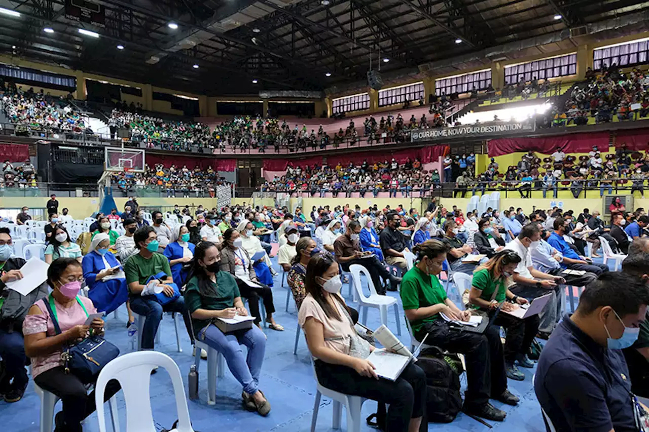 Anti-, pro-mining crowds flock to South Cotabato public hearing on controversial open-pit mining method