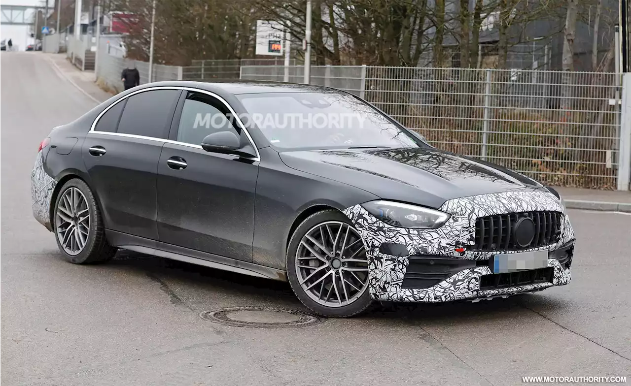 2023 Mercedes-Benz AMG C43 spy shots and video