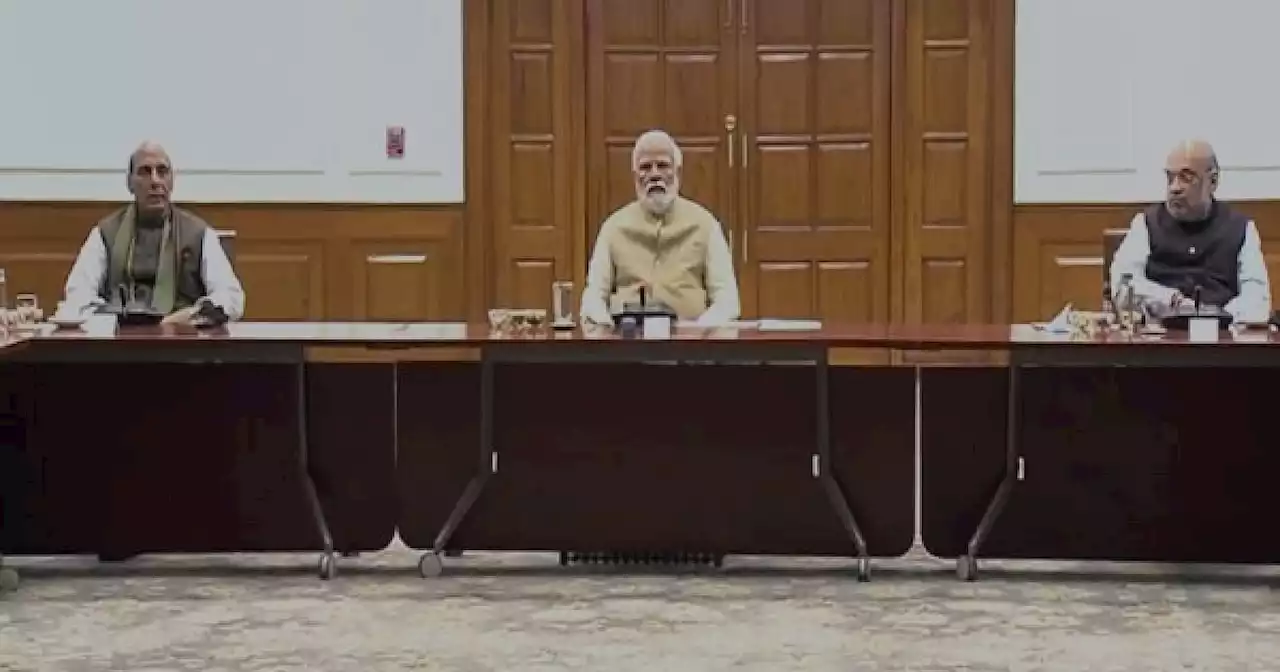 यूक्रेन पर सीसीएस बैठक: विदेश मंत्रालय ने बताया, वहां फंसे भारतीय कर रहे हैं ईमेल और फोन कॉल, पीएम करेंगे पुतिन से बात