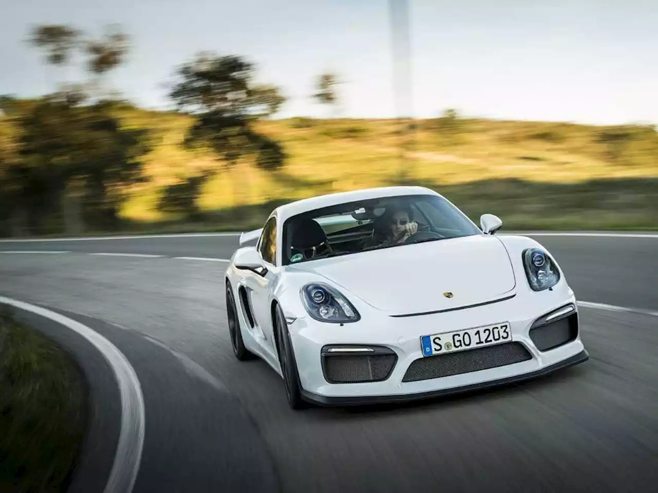 2015 Porsche 981 Cayman GT4 | Review