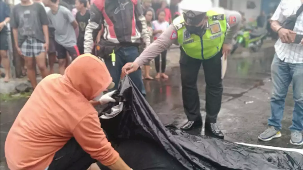 Terpeleset, Penumpang Motor Tewas Ditabrak Pemotor Lain di Banyuwangi