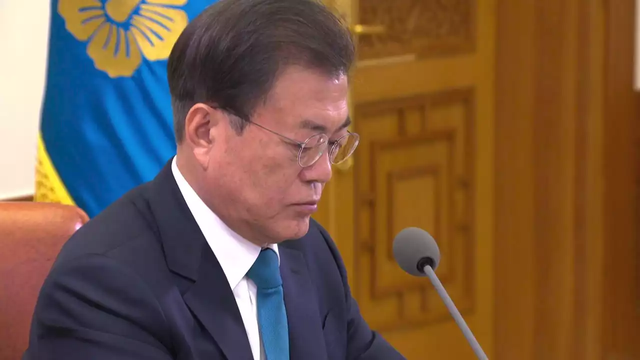 문 대통령 '우크라이나 무력침공 유감...경제제재 동참'