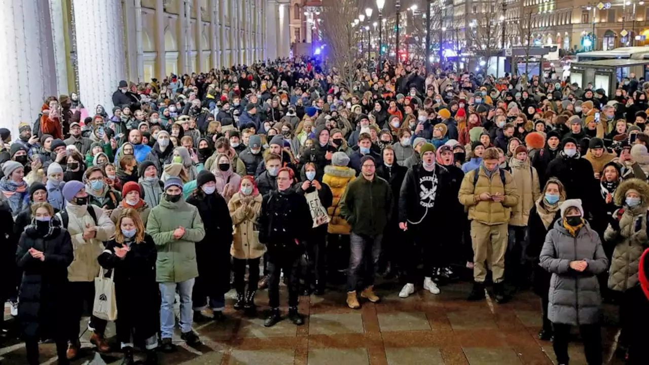 Protesters worldwide take to the streets against Russian aggression in Ukraine