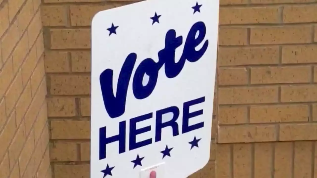 Many early voting sites in North Texas closed due to weather