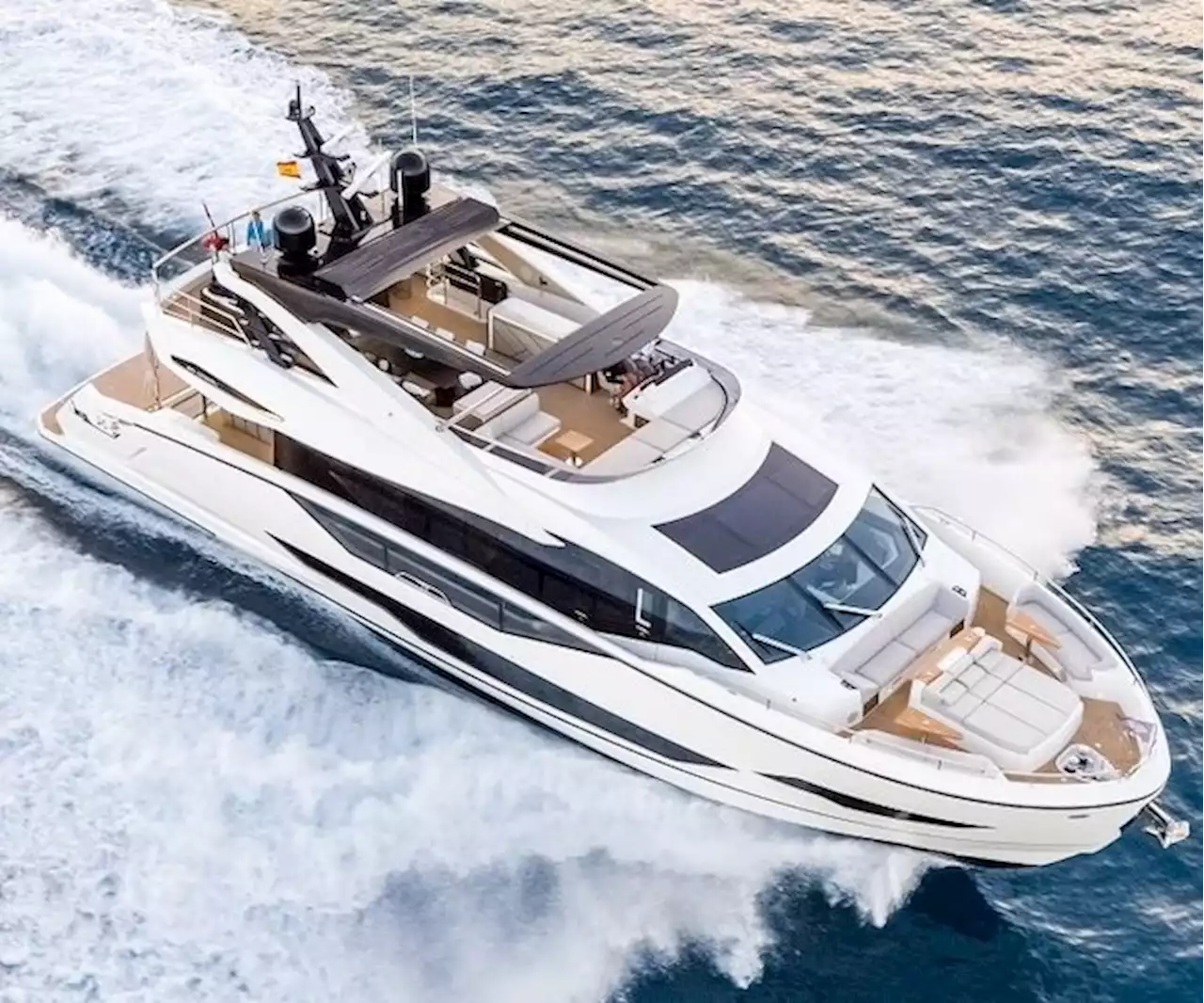 Sunseeker 90 Ocean ‘X-tends’ Fun on the Water