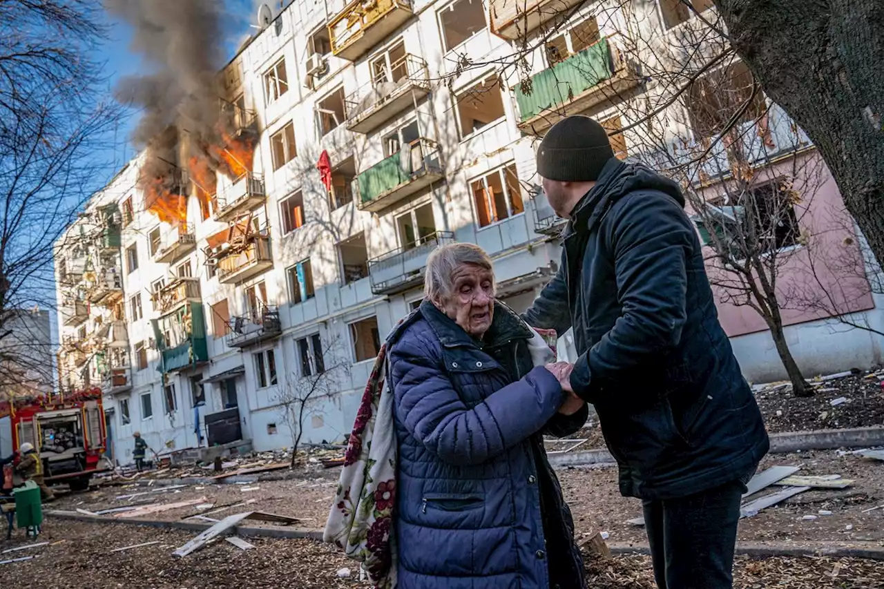 On the ground in Kyiv: Citizens flee as Russia bombs the city