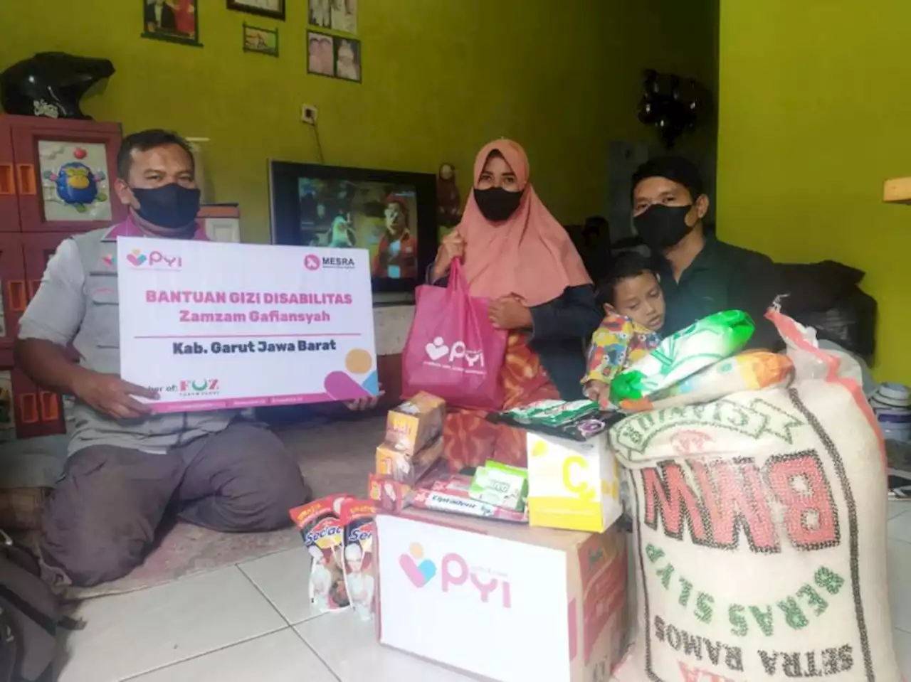 PYI Yatim dan Zakat Salurkan Bantuan untuk Penyandang Disabilitas |Republika Online