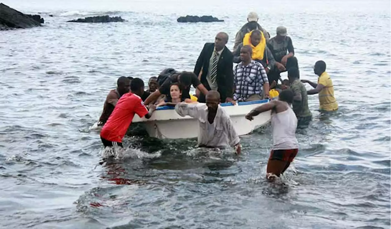 Plane with 14 people on board crashes in the Comoros