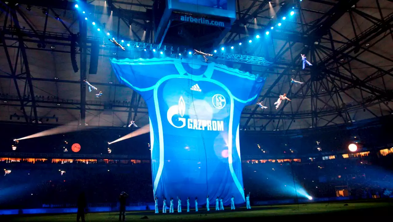 (S+) Gazprom: Kann sich Schalke 04 eine Trennung von seinem Hauptsponsor überhaupt leisten?