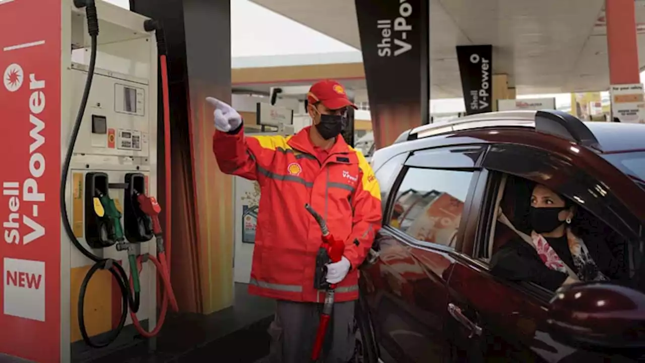 Price of petrol likely touch Rs180 per litre