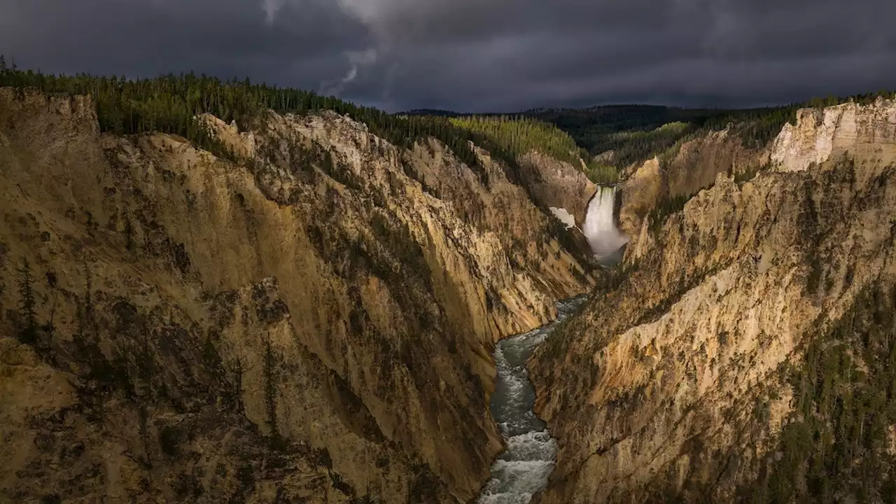 See 150 years of Yellowstone in these iconic Nat Geo images