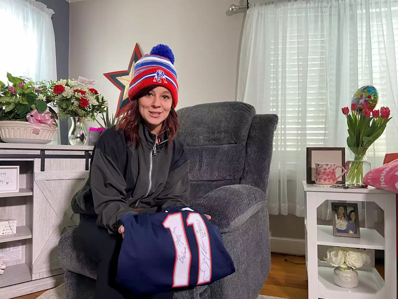 Patriots Surprise Super Fan From Connecticut Fighting Cancer