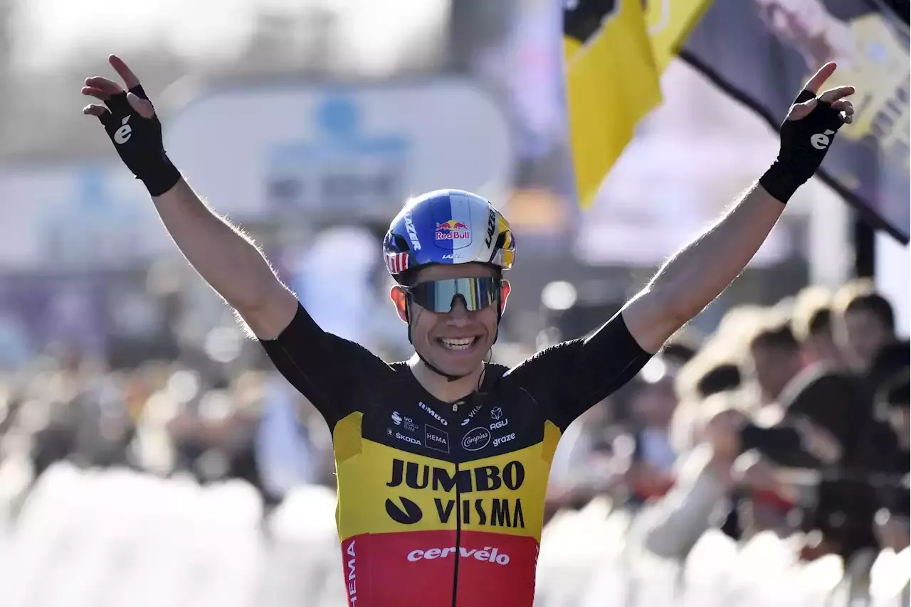 UITSLAG OMLOOP HET NIEUWSBLAD 2022. Indrukwekkende Wout van Aert degradeert concurrentie met 