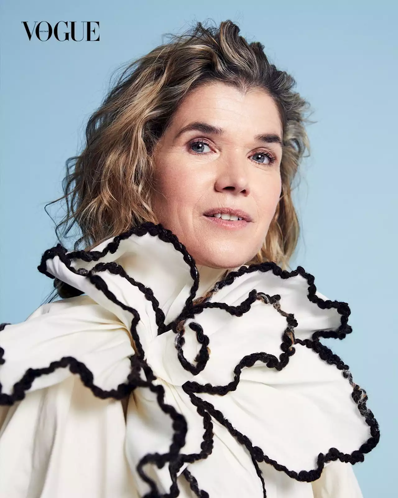 Anke Engelke im VOGUE-Cover-Interview: Body Positivity und der einzige Nachteil am Älterwerden